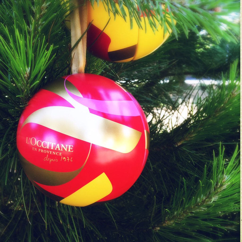 loccitane-red-bauble